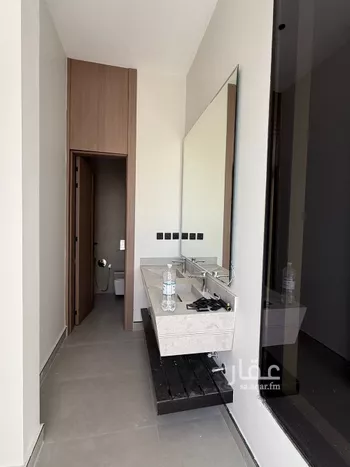 فيلا للبيع في شارع كلثم بنت عمرو, حي المهدية, مدينة الرياض, منطقة الرياض صورة 3