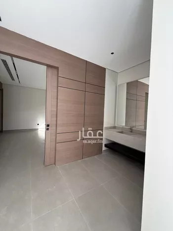 فيلا للبيع في شارع كلثم بنت عمرو, حي المهدية, مدينة الرياض, منطقة الرياض