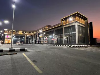 محل للإيجار في شارع الدار قطني, حي الأمواج, مدينة الخبر, المنطقة الشرقية