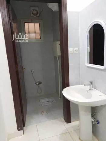 شقة للإيجار في شارع محمد بن سلامة الكرخي ، حي السعادة ، الرياض ، منطقة الرياض