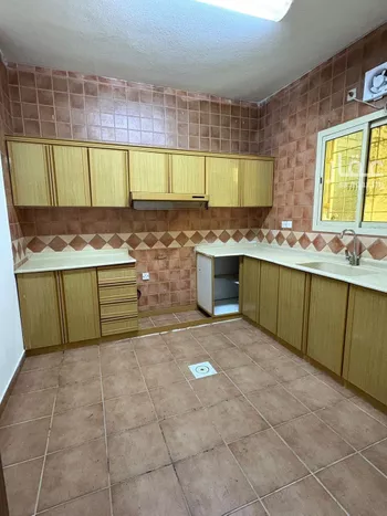 عمارة للإيجار في شارع الامير محمد, حي الخبرالشمالية, مدينة الخبر, المنطقة الشرقية صورة 5