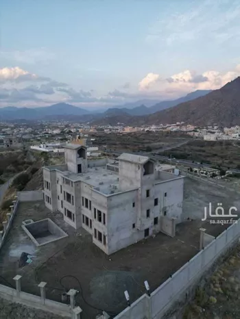 عمارة للبيع في شارع الدائري , مدينة المجارده, منطقة عسير صورة 3