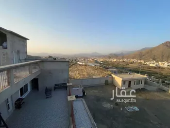 عمارة للبيع في شارع الدائري , مدينة المجارده, منطقة عسير صورة 4