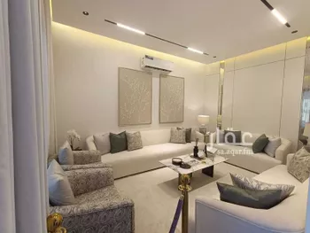 فيلا للبيع في شارع النفوذ, حي عكاظ, مدينة الرياض, منطقة الرياض صورة 4