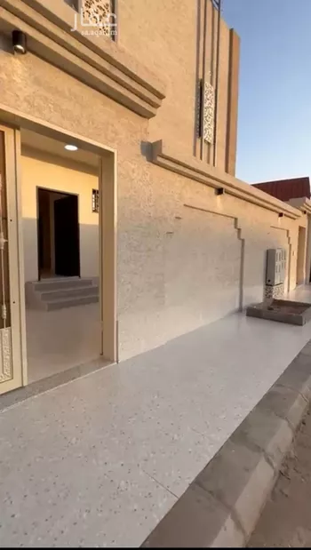 دور للبيع في شارع غزوة الرجيع, حي الأخضر, مدينة تبوك, منطقة تبوك