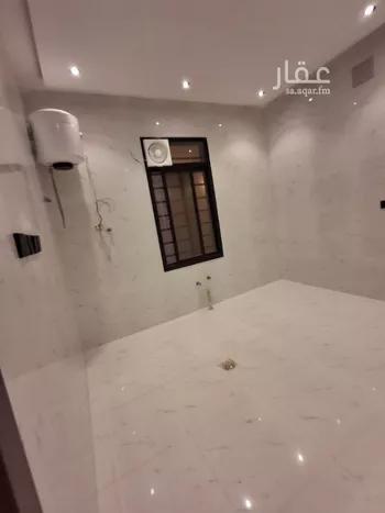 دور للبيع في شارع ريس, حي بدر, مدينة الرياض, منطقة الرياض صورة 3