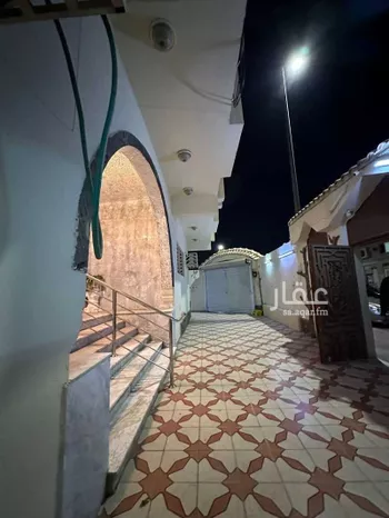 فيلا للبيع في شارع ايمن بن عبيد, حي القصواء, مدينة المدينه المنوره, منطقة المدينة المنورة صورة 3