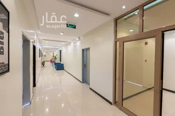 مكتب تجاري للإيجار في شارع ابن كثير, حي الملك عبدالعزيز, مدينة الرياض, منطقة الرياض صورة 3