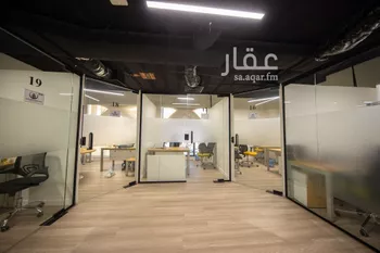 مكتب تجاري للإيجار في شارع ابن كثير, حي الملك عبدالعزيز, مدينة الرياض, منطقة الرياض صورة 5