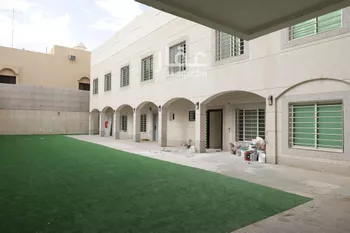 شقة للإيجار في شارع سماحة الشيخ محمد بن صالح بن محمد العثي, حي أم الحمام الغربي, مدينة الرياض, منطقة الرياض