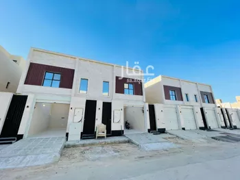 دور للبيع في شارع صالح كمال الدين, حي عكاظ, مدينة الرياض, منطقة الرياض