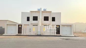 فيلا للبيع في شارع عمر ابن عبدالعزيز, حي الحيلة الغربي, مدينة محائل, منطقة عسير صورة 2