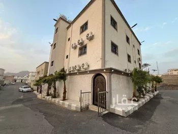 عمارة للبيع في شارع علي الدرويش, حي الضرس, مدينة محائل, منطقة عسير صورة 2