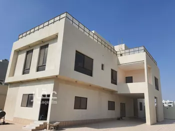 فيلا للبيع في شارع عبدالرحمن الاشعري, حي الصدفة, مدينة الدمام, المنطقة الشرقية صورة 2