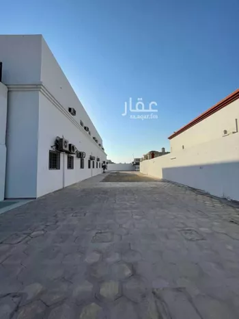 عمارة للإيجار في شارع الروند, حي الصواري, مدينة الخبر, المنطقة الشرقية صورة 2