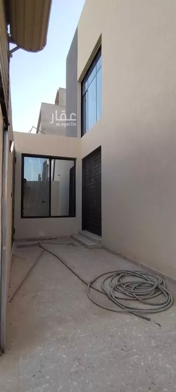 فيلا للبيع في شارع أحمد البسيلي, حي بدر, مدينة الرياض, منطقة الرياض صورة 3