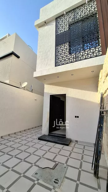 فيلا للبيع في شارع يحيى بن أكثم, حي عكاظ, مدينة الرياض, منطقة الرياض صورة 3