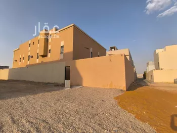 فيلا للبيع في شارع جمال الدين النويري, حي العوالي, مدينة الرياض, منطقة الرياض صورة 2