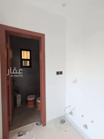 دور للبيع في شارع أم يونس, حي عكاظ, مدينة الرياض, منطقة الرياض صورة 2