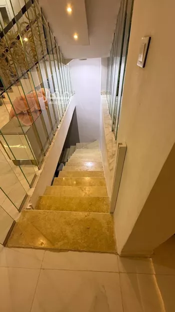 فيلا للبيع في شارع الحاجرة, حي الملقا, مدينة الرياض, منطقة الرياض صورة 2
