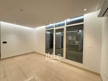 شقة للإيجار في شارع الامير مقرن بن عبدالعزيز, حي مغرزات, مدينة الرياض, منطقة الرياض