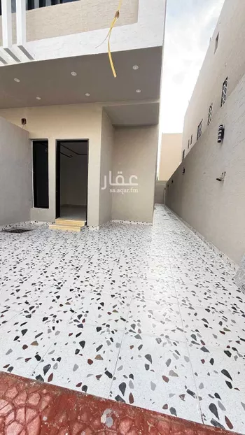 دور للبيع في شارع عبدالله السديس, حي بدر, مدينة الرياض, منطقة الرياض صورة 2