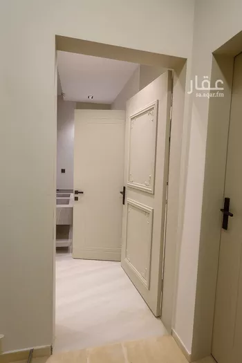 فيلا للبيع في شارع عمر القزاز, حي بدر, مدينة الرياض, منطقة الرياض صورة 3