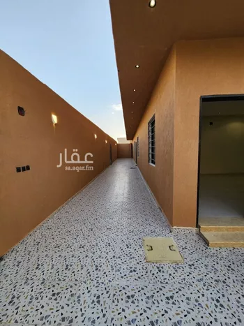 دور للبيع في شارع شهاب الدين القلقشندي, حي عكاظ, مدينة الرياض, منطقة الرياض صورة 3