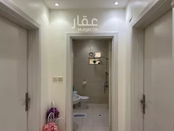 فيلا للبيع في شارع إدريس بن العباس, حي الملك فيصل, مدينة الرياض, منطقة الرياض صورة 3