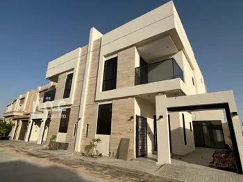 فيلا للبيع في شارع أبي الحسن الأسفرائيني, حي المهدية, مدينة الرياض, منطقة الرياض صورة 5