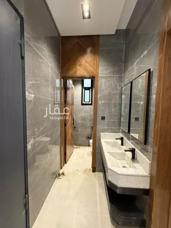 فيلا للبيع في شارع الفاخرة, حي عكاظ, مدينة الرياض, منطقة الرياض صورة 4