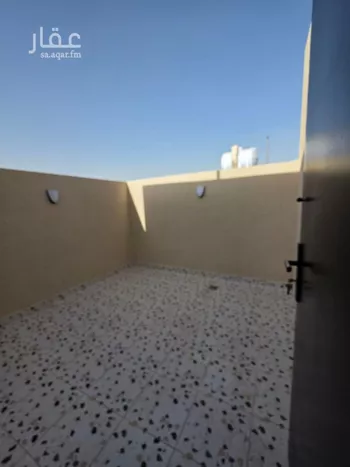 دور للبيع في شارع التوحيد, حي العوالي, مدينة الرياض, منطقة الرياض صورة 3