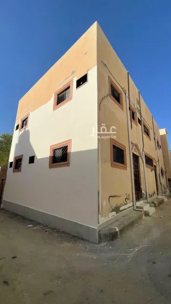 عمارة للبيع في شارع فضة النبوية, حي السادة, مدينة بريده, منطقة القصيم
