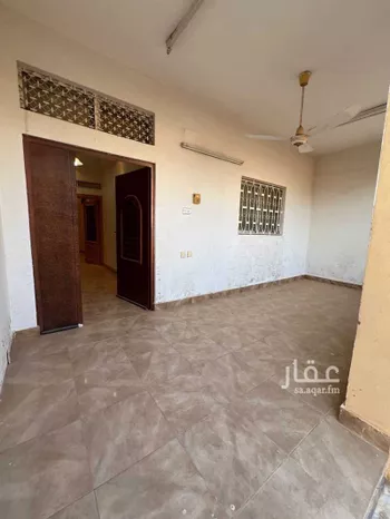دور للإيجار في شارع احمد بن حجر الهيتمي, حي الرفيعة, مدينة بريده, منطقة القصيم صورة 3