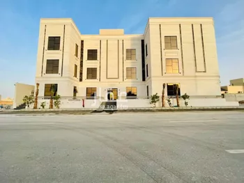 عمارة للبيع في شارع سليمان بن أحمد الطبراني, حي المهدية, مدينة الرياض, منطقة الرياض