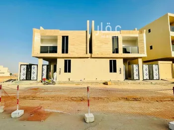 فيلا للبيع في شارع أبي محمد الأكفاني, حي المهدية, مدينة الرياض, منطقة الرياض صورة 2