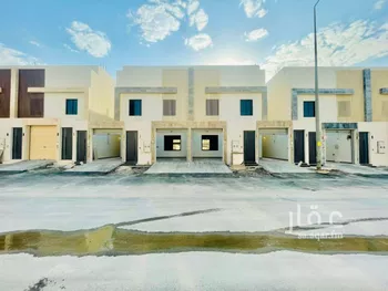 دور للبيع في شارع الجارود السلمي, حي عكاظ, مدينة الرياض, منطقة الرياض