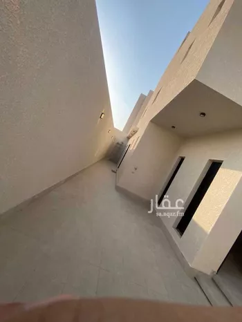 فيلا للبيع في شارع الحسين ابن هيثم, حي الرمال, مدينة بريده, منطقة القصيم صورة 2