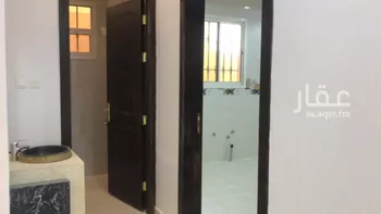 فيلا للبيع في شارع إسحاق بن مخلد, حي عكاظ, مدينة الرياض, منطقة الرياض صورة 5
