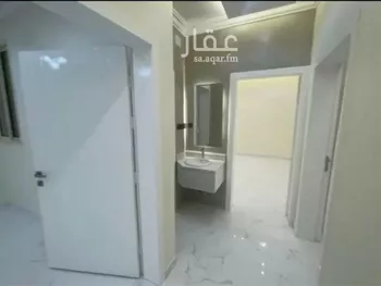 شقة للبيع في شارع شريع الحجازي, حي الربيع, مدينة خميس مشيط, منطقة عسير صورة 4