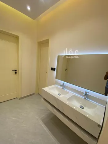 دور للبيع في شارع الزبيريه, حي عكاظ, مدينة الرياض, منطقة الرياض صورة 4