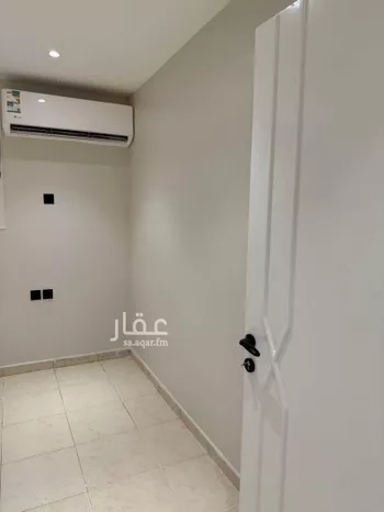 شقة للإيجار في شارع سماحة الشيخ محمد بن صالح بن محمد العثيمين, حي أم الحمام الغربي, مدينة الرياض, منطقة الرياض صورة 3