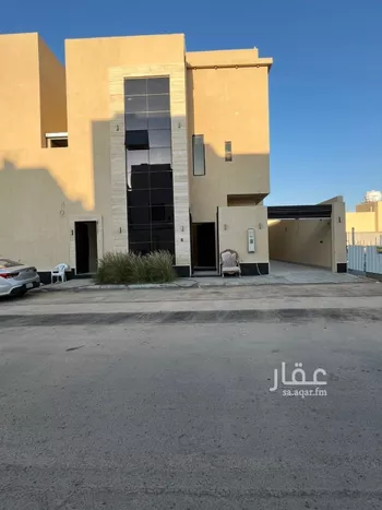 فيلا للبيع في شارع أحمد بن الحسن الأنصاري, حي المهدية, مدينة الرياض, منطقة الرياض صورة 2