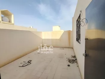 دور للبيع في شارع أحمد بن محمد العيالي, حي عكاظ, مدينة الرياض, منطقة الرياض صورة 3