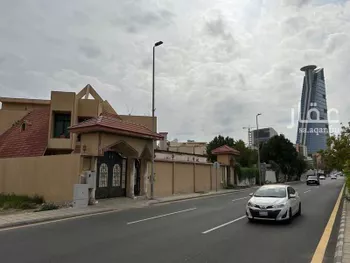 أرض للإيجار في شارع حراء, حي الشاطئ, مدينة جدة, منطقة مكة المكرمة