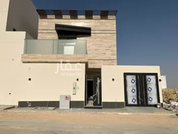 فيلا للبيع في شارع أحمد مفتي المكي الحنفي, حي المهدية, مدينة الرياض, منطقة الرياض