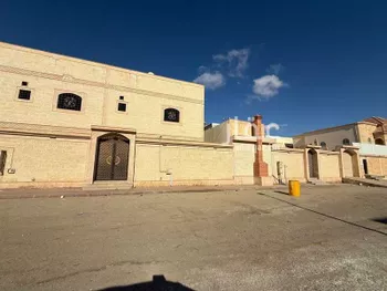 فيلا للبيع في شارع مالك بن عوف رضي الله عنه, حي المروج, مدينة القريات, منطقة الجوف صورة 2