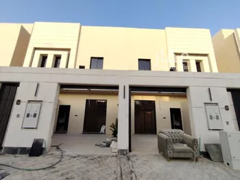 فيلا للبيع في شارع أحمد المصري, حي طويق, مدينة الرياض, منطقة الرياض