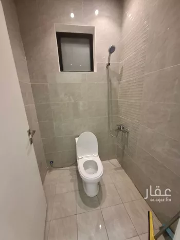 شقة للإيجار في شارع شهيد الدين ثم الوطن عمر محمد ناصر القح, حي العارض, مدينة الرياض, منطقة الرياض