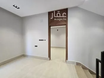 فيلا للبيع في شارع علي بن الحسن الخزرجي, حي عكاظ, مدينة الرياض, منطقة الرياض صورة 2